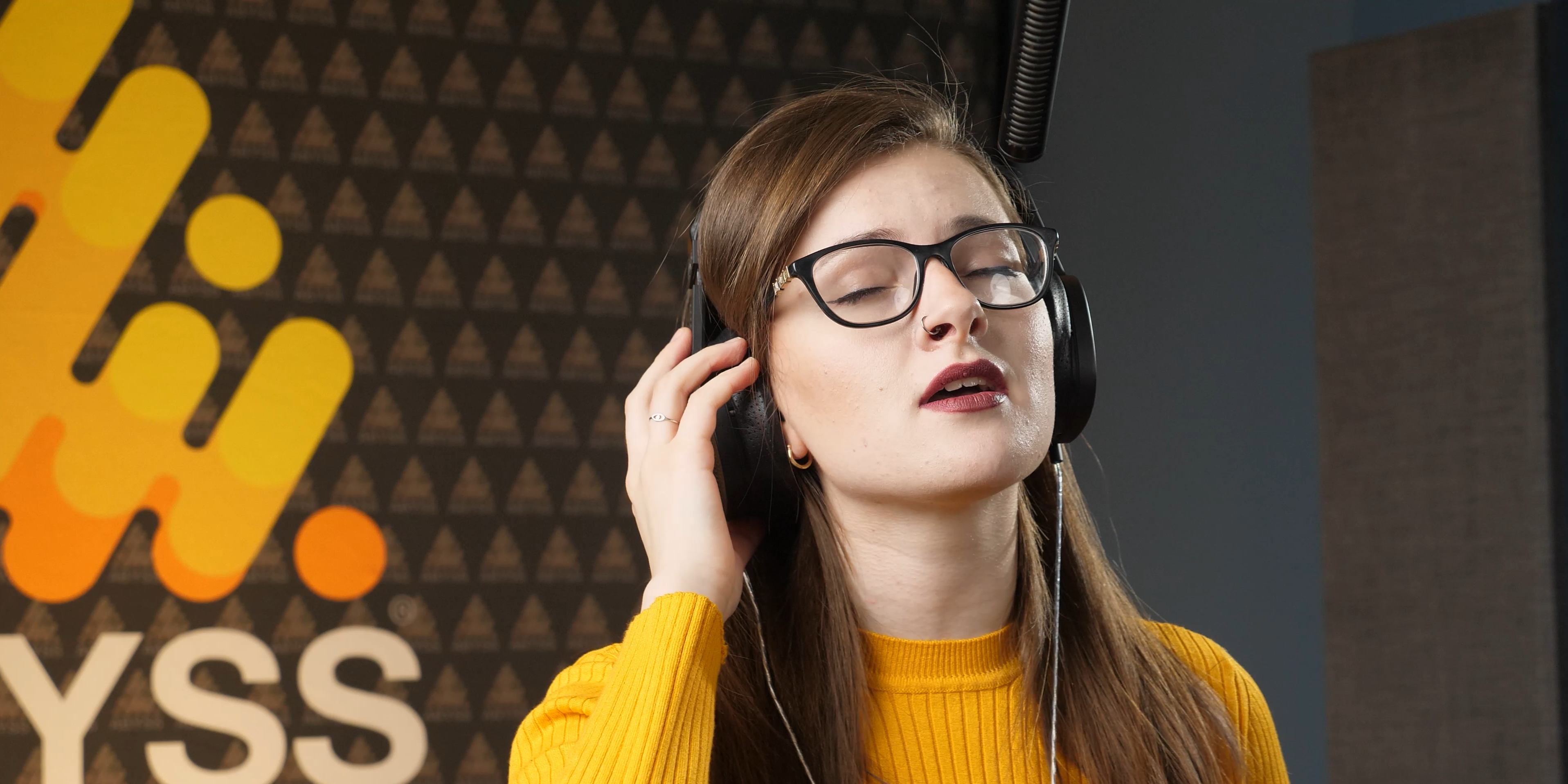 Very comfortable pillow-top ear pads and ultraSuede headband for all day every day use.